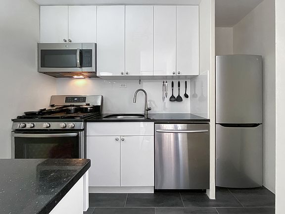 4th image of 333 E 30th St APT 14E