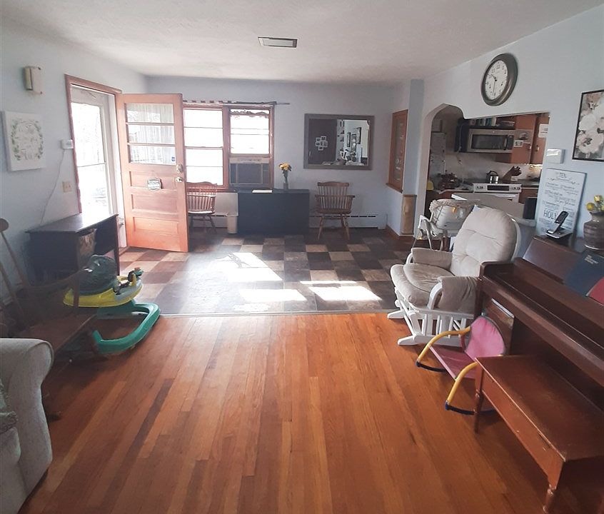 2nd image of 155 Morian St