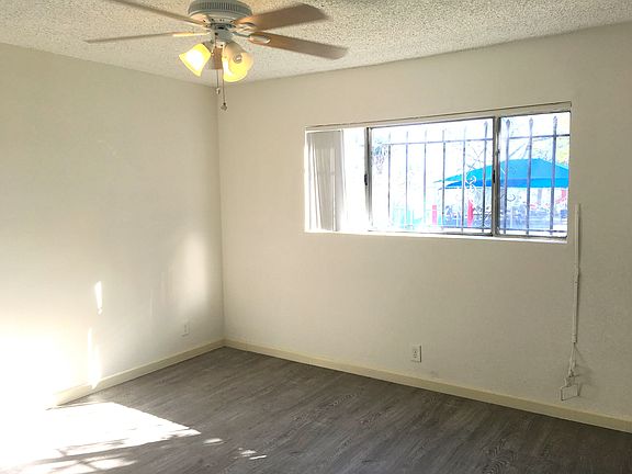2nd image of 501 N Alexandria Ave