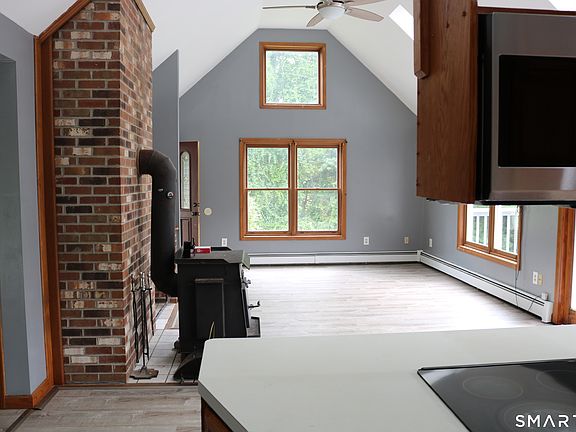 4th image of 166 Cooper Lane