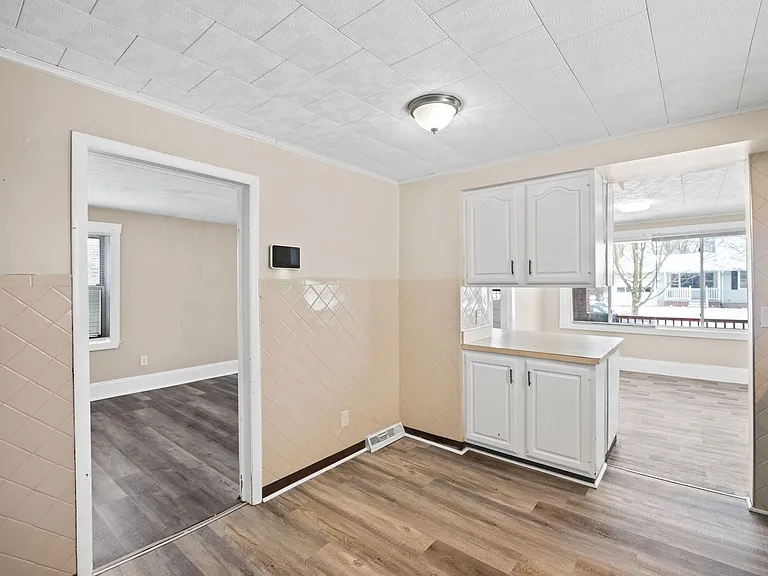 153 Henry St — Photo 7