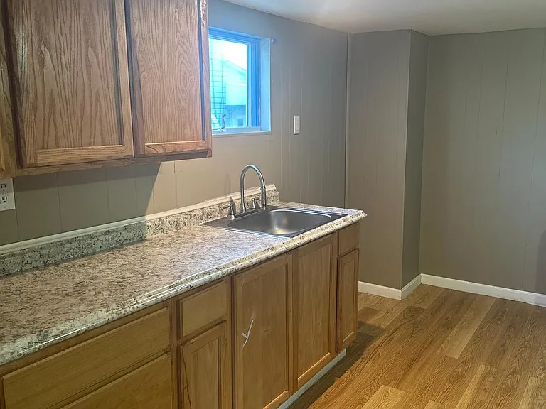 38 E Ridge St — Photo 3