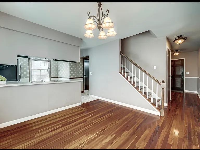 989 Tioga Ct — Photo 11