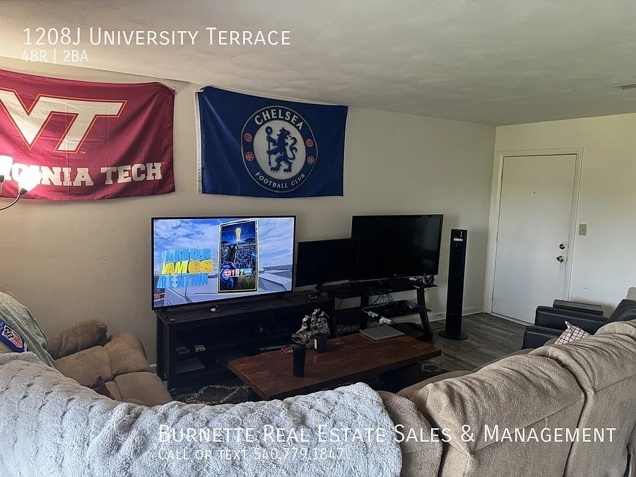 Condo Near Virginia Tech — Photo 4