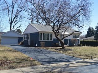 3110 Owl Dr, Rolling Meadows, IL 60008