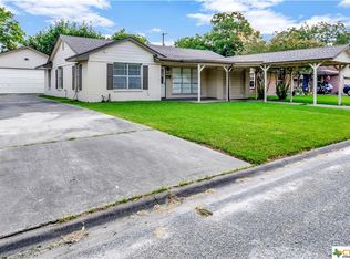 1511 Crockett Ave, Victoria, TX 77901
