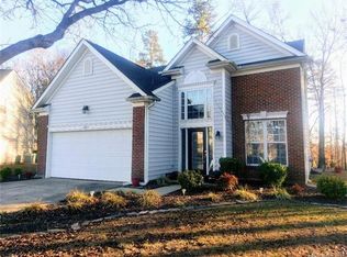 8705 Firestreak Dr, Charlotte, NC 28216