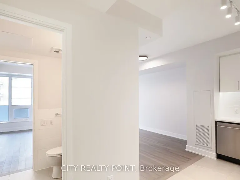 2525 Bathurst St #1010 — Photo 3