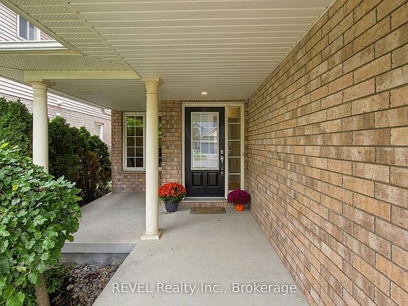3rd image of 2097 Stornoway St
