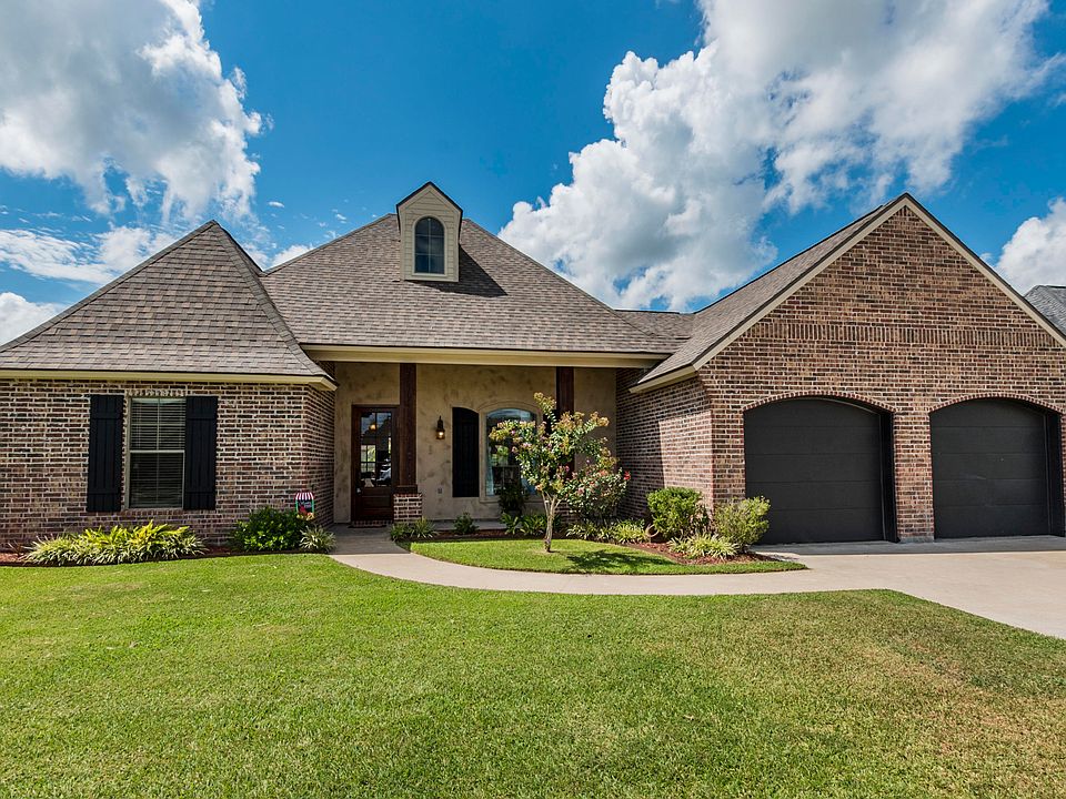 1st image of 105 Thomas Oak Ln