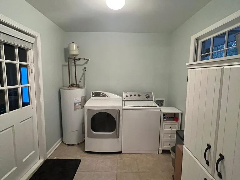 Mud Room/Laundry