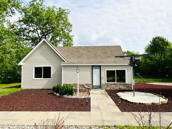 305 2nd St, Pilot Mound, IA 50223