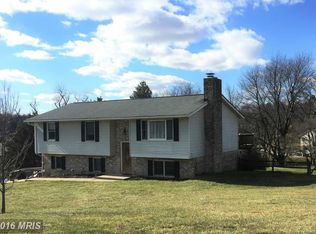 718 Redwood Dr, Westminster, MD