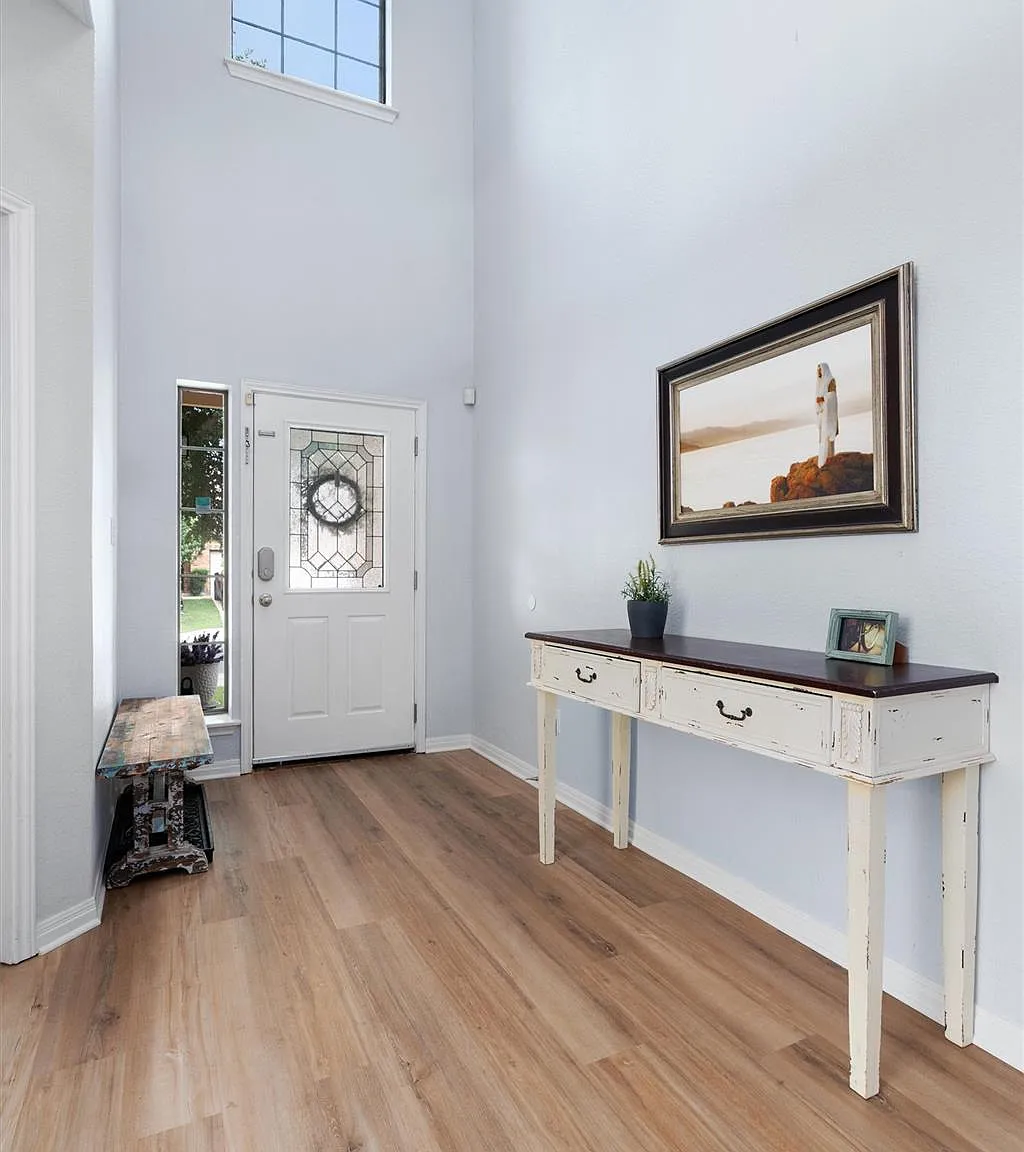 4 bed, 2.5 bath, 2804 sqft, $2,450 — Photo 3