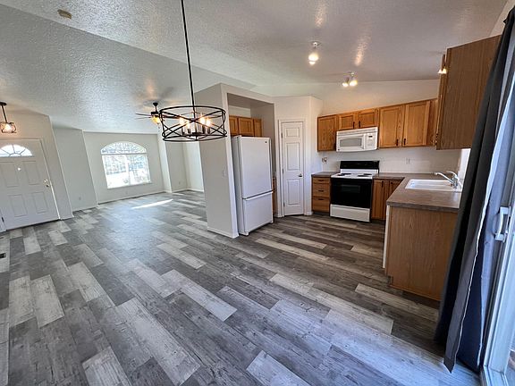 5th image of 171 N Kildeer Way
