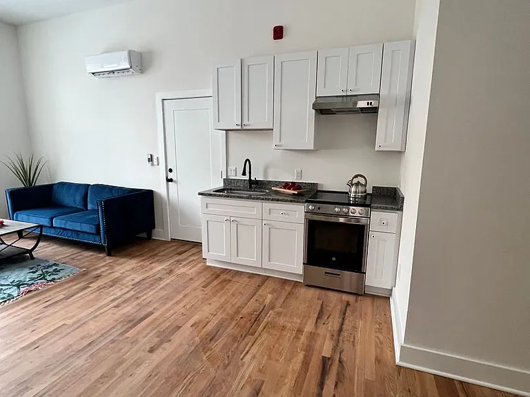 106 E Broad St — Photo 31