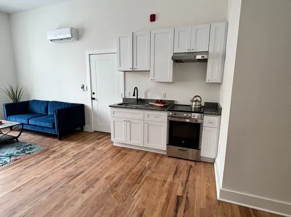 106 E Broad St, Burlington, NJ