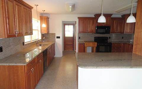 3rd image of 1603 Indian Dr
