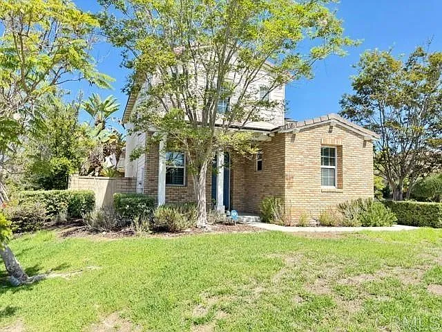4 bed, 2056 sqft, $5,950 — Photo 2