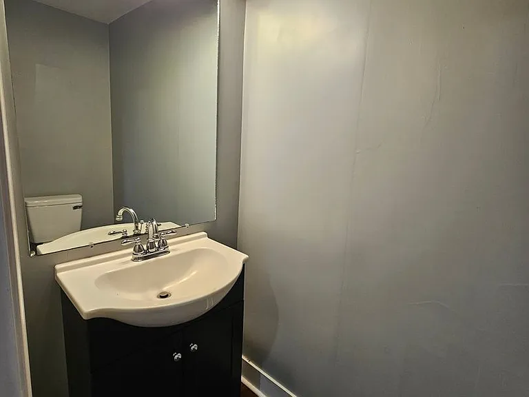 228 Charlotte Ave #B — Photo 8