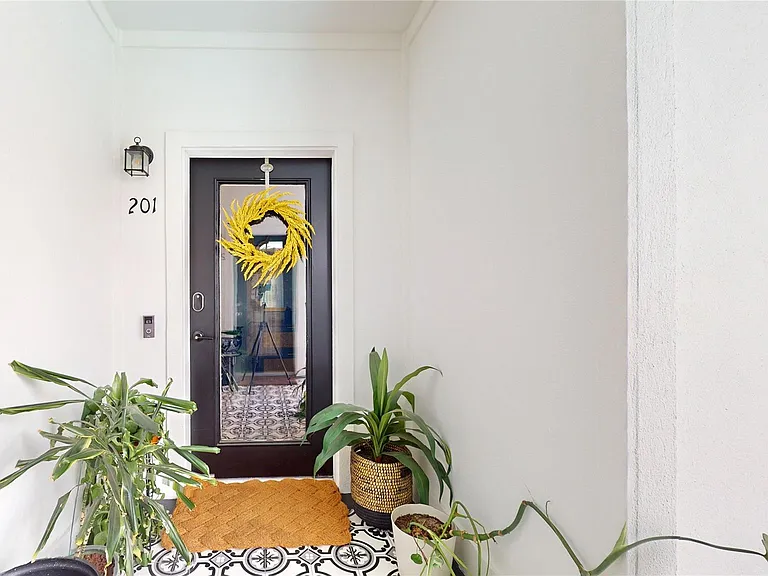 17 Waugh Dr #201 — Photo 5