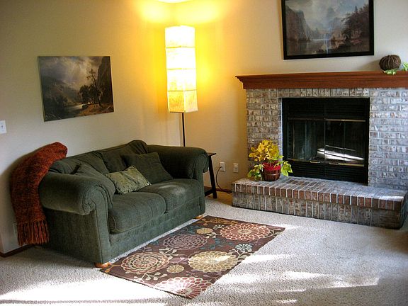5th image of 910 S Palisade Ct