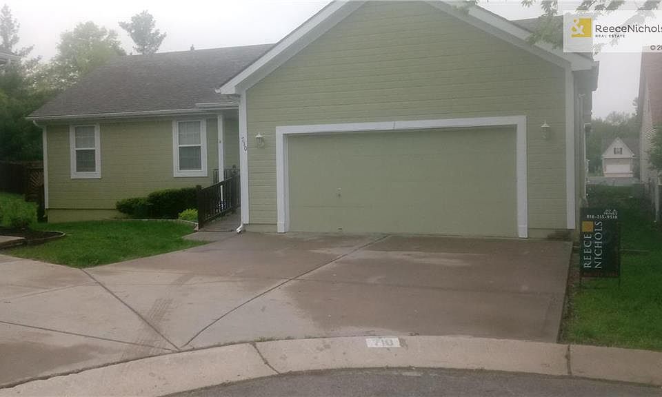 1st image of 710 E 125th St