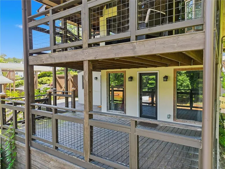 2115 Kemp Dr — Photo 34