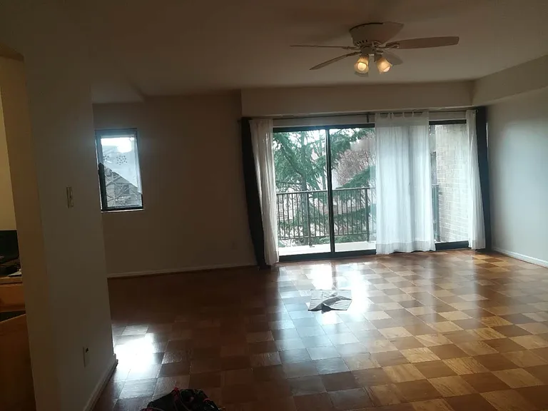 6 Monroe St #302 — Photo 3
