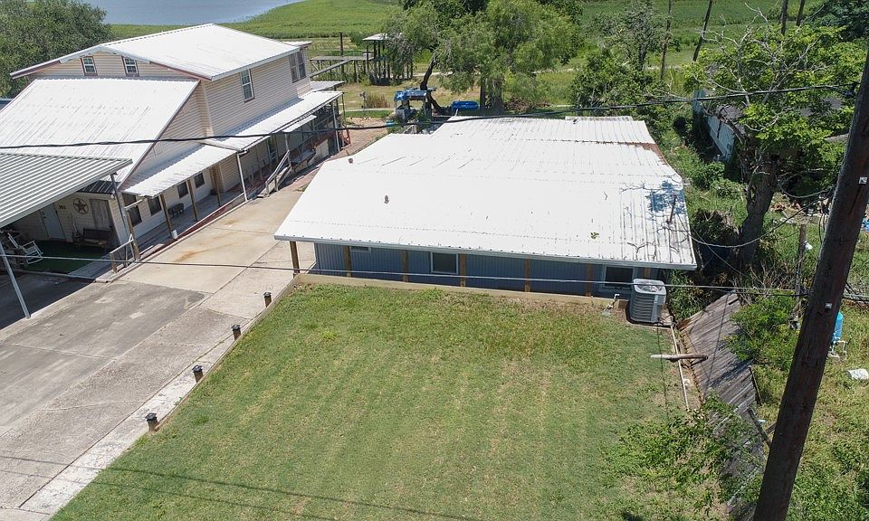 1st image of 307 Stephens Loop