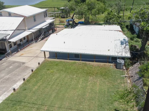 307 Stephens Loop, Lake City, TX 78368