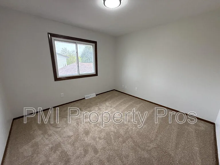 8150 S 88th St — Photo 27