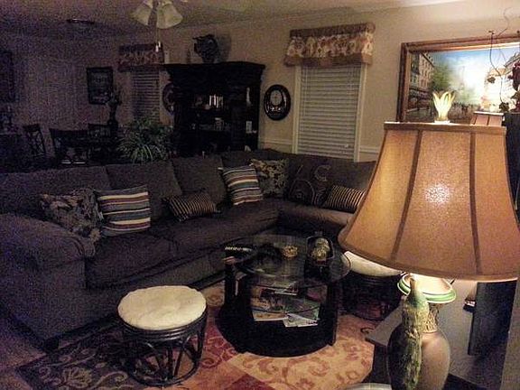 Living and dining room area