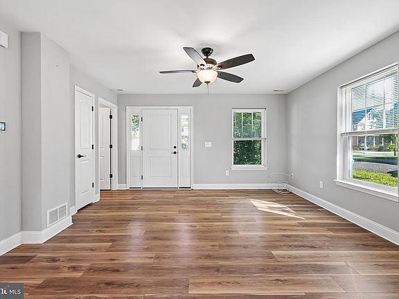 5th image of 336 W Evesham Ave