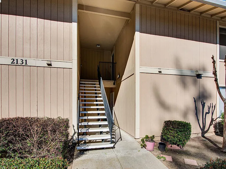 2131 Northwood Cir #F — Photo 22