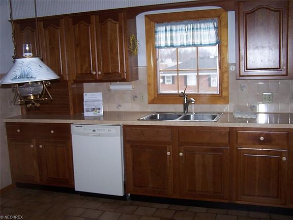 2nd image of 635 Franklin Ave