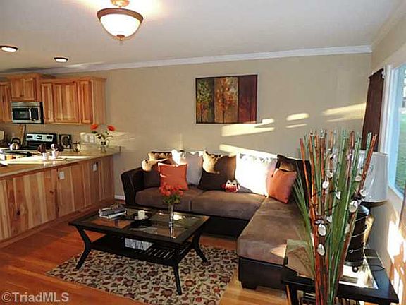 2nd image of 2907 Fairfield Ave