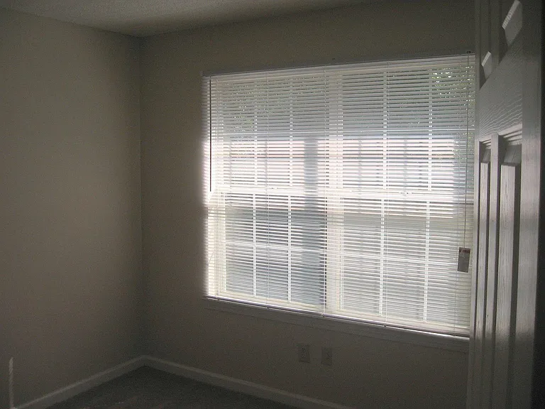 3255 Glen Hollow Dr — Photo 3
