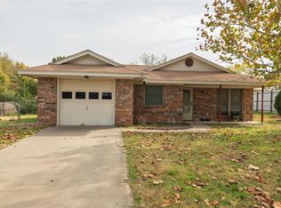 401 Berryhill Dr, Springtown, TX 76082
