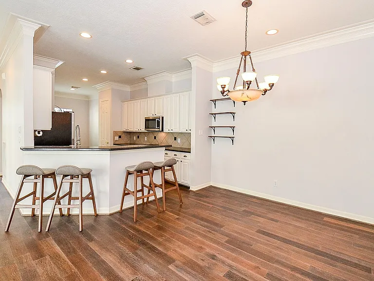 5208 Blossom St #5 — Photo 8