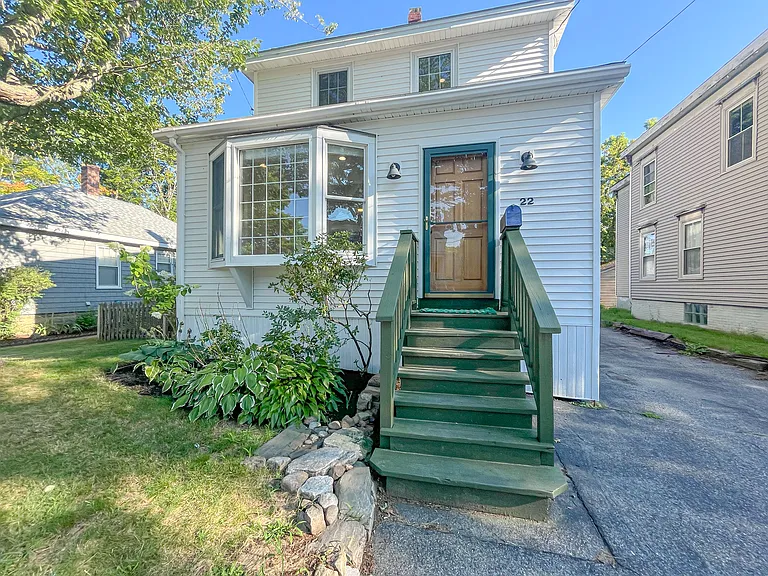22 Crescent Ave — Photo 3