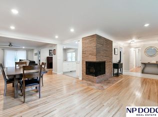 2828 Bridgeford Rd, Omaha, NE 68124
