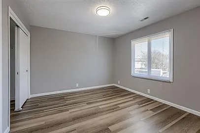 8005 S 48th Ave — Photo 18