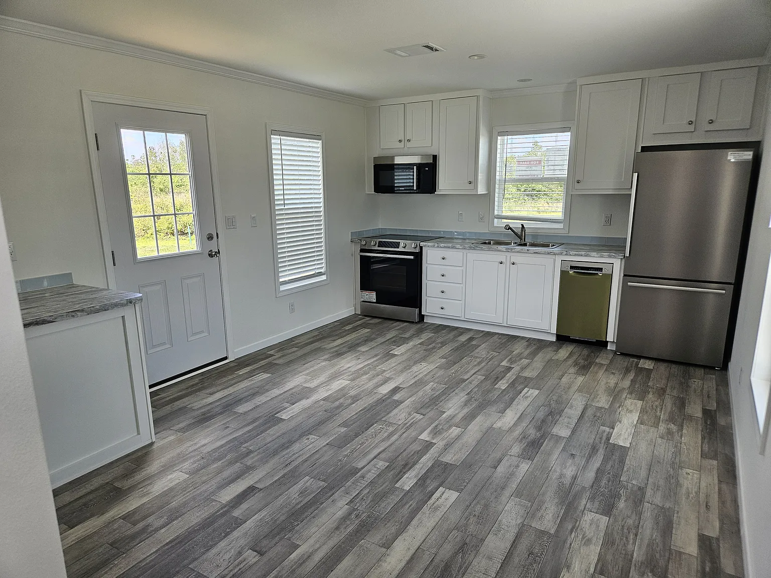 1 bed, $1,200 — Photo 3