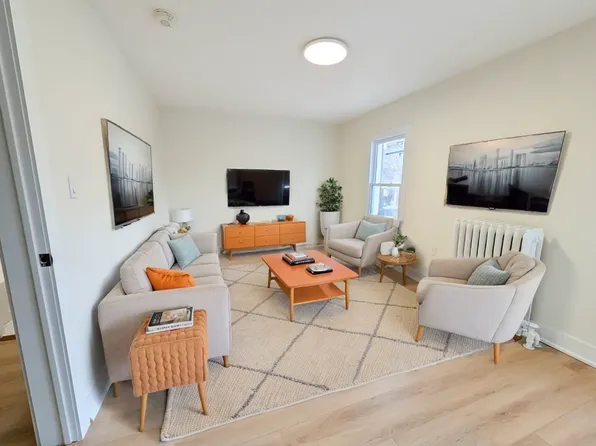 59 Carrick Ave #3, Hamilton, ON L8M 2W4