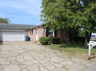 2036 Country Xing, Indianapolis, IN