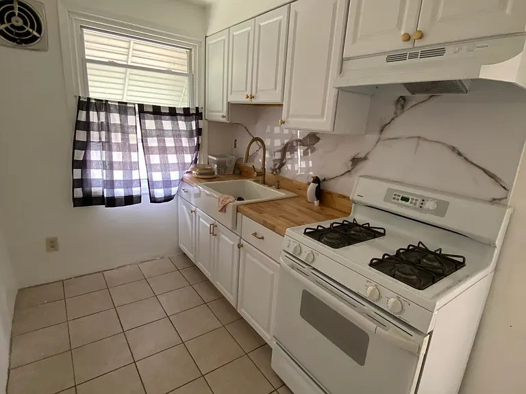 7130 Saul St #3 — Photo 6