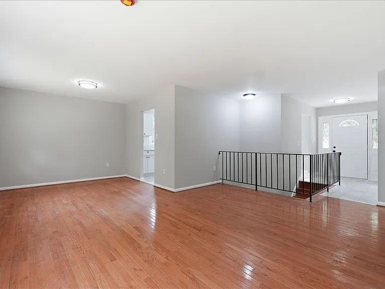 9200 Pebble Ct — Photo 5