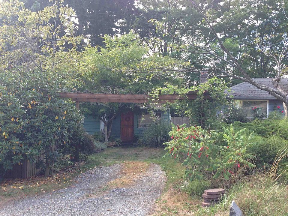 1st image of 10525 41st Pl NE