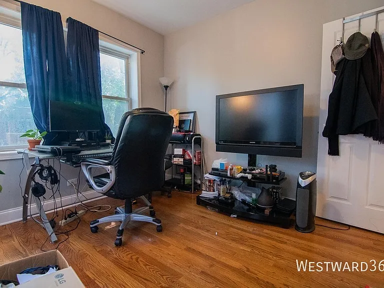 4330 N Sacramento Ave #2E — Photo 9